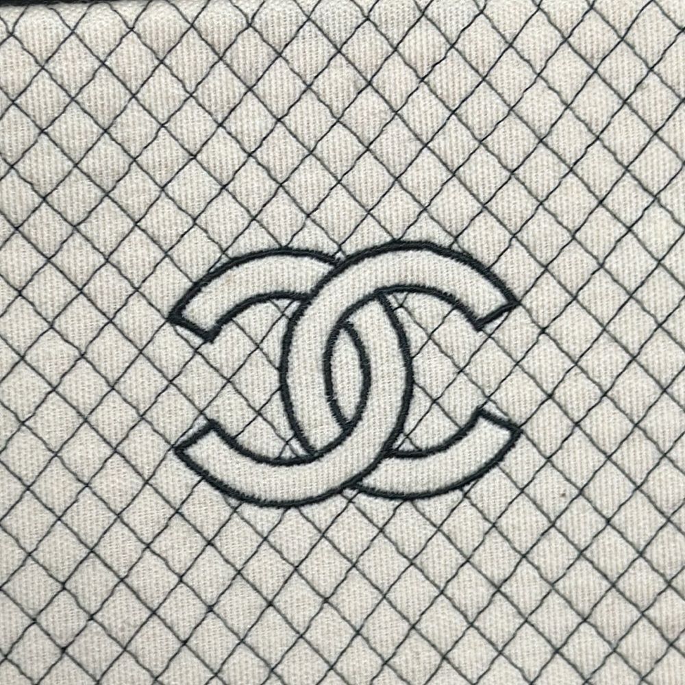 💯Authentic Chanel Cream & Black Patent Leather & Knit Quilted Bowler Bag🍀 - Picture 15 of 17